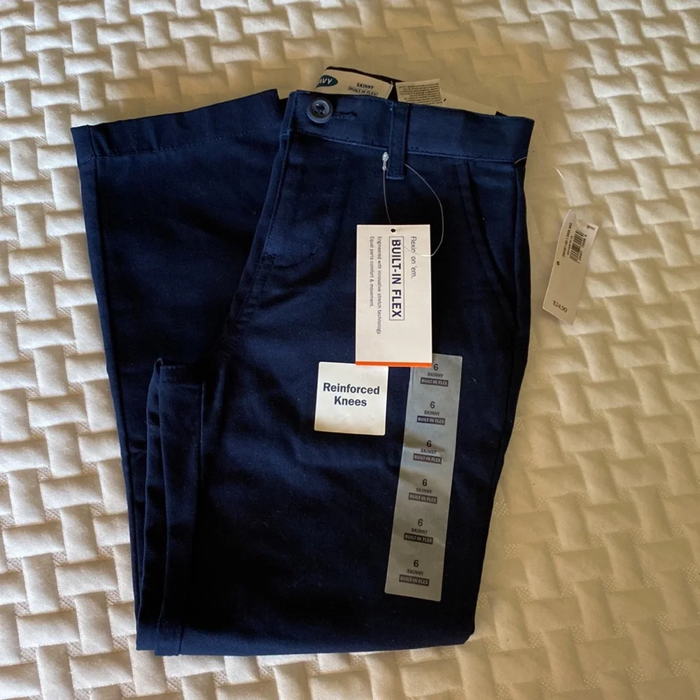 Old Navy, Navy Blue Skinny Pants Size (6) New with Tag - Picture 3 of 4
